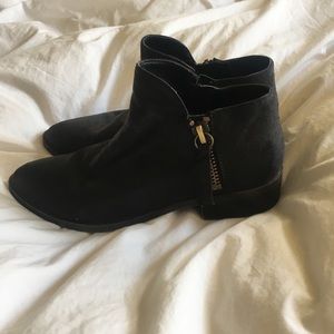 Fergie black ankle zip booties